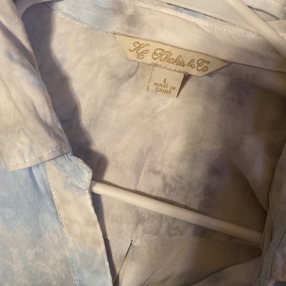 Button up - Picture 2 of 3